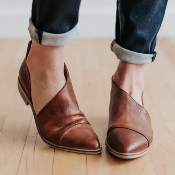 Free People Shoes - NIB Free People Royale Flat Booties Taupe 41